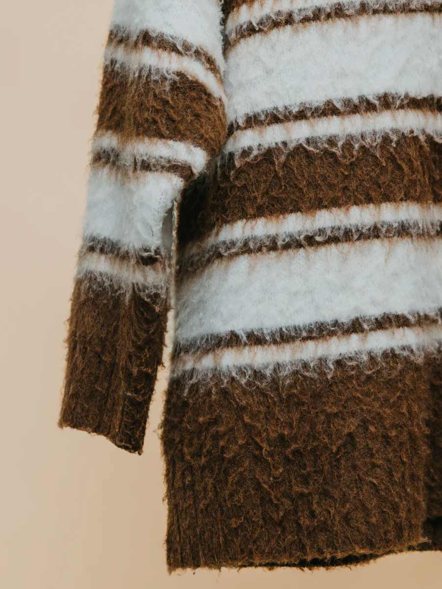Ottway | Wilde - V-Neck Oversized Jumper image 5