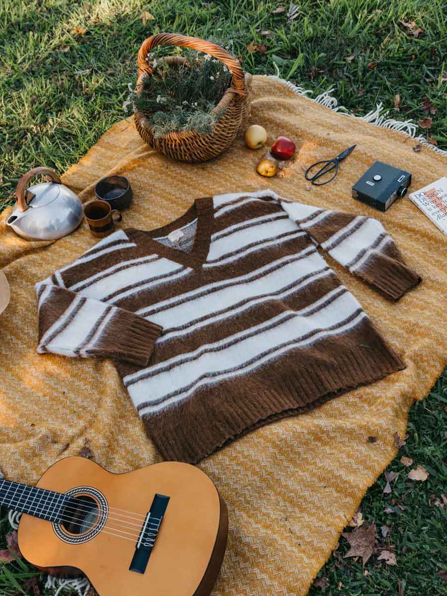 Ottway | Wilde - V-Neck Oversized Jumper image 9