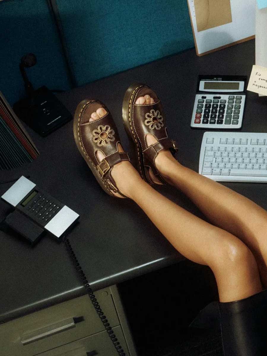 Dr Marten's | Dunnet Flower Rogue Kelp Brown image 4