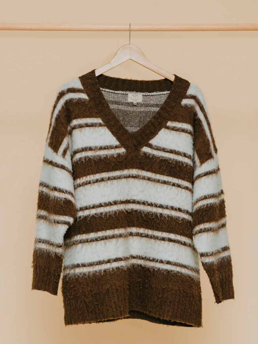 Ottway | Wilde - V-Neck Oversized Jumper image 3