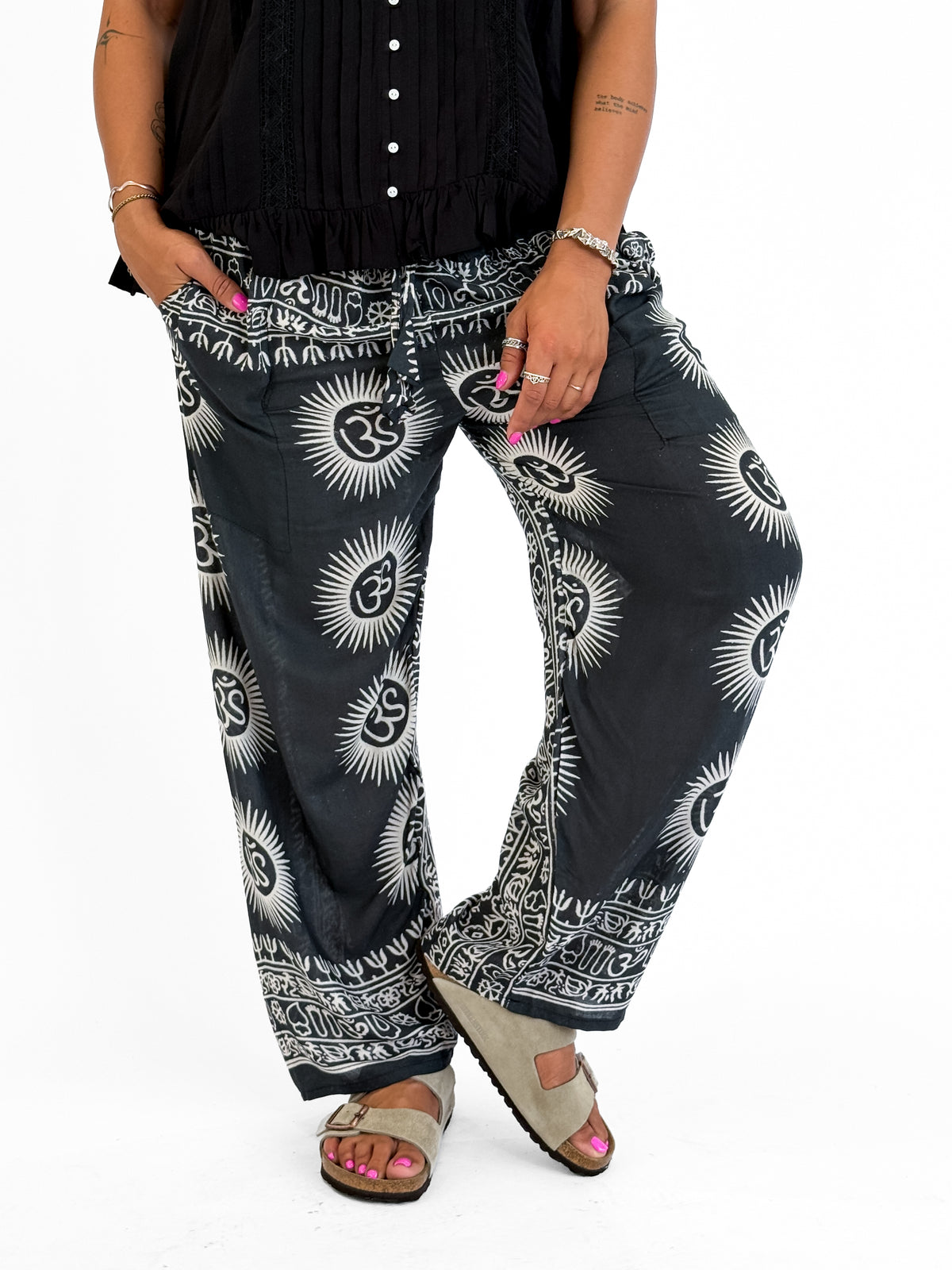 Omala Block Print Pants in Onyx
