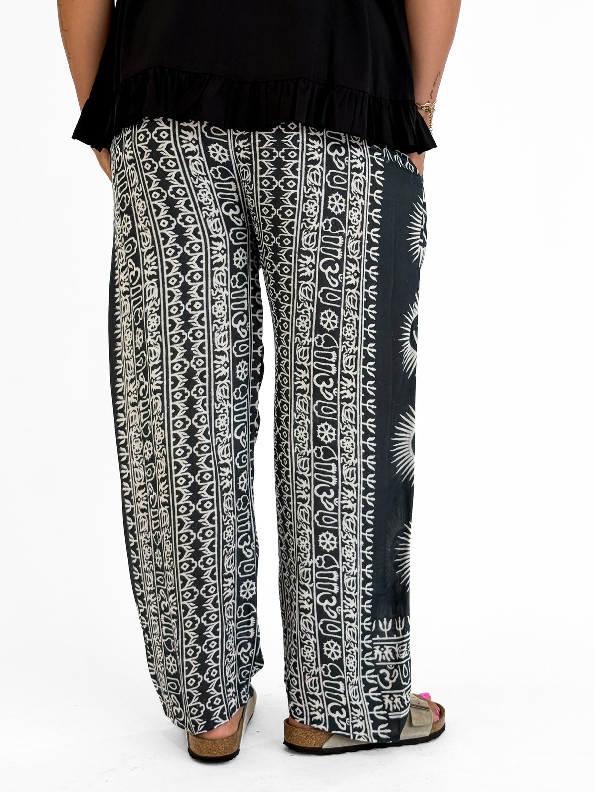 Omala Block Print Pants in Onyx