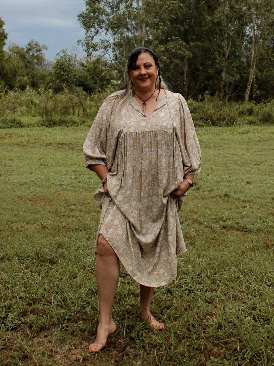 Leura Midi Smock Dress with Batwing Sleeve image 2